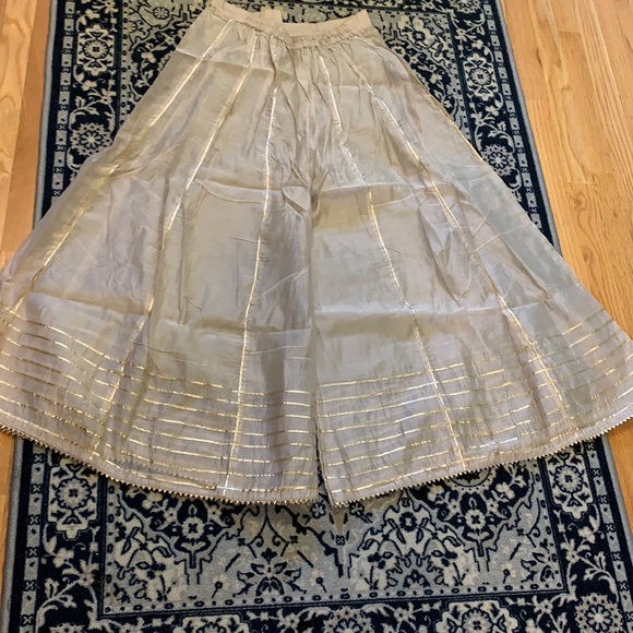 Indian / Pakistani Pallazo/sharara suit - Picture 5 of 8